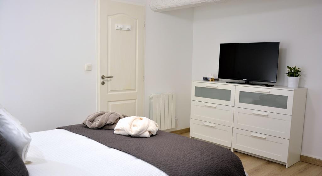 Arles' Haven - Le Loft Du Centre Apartment Стая снимка