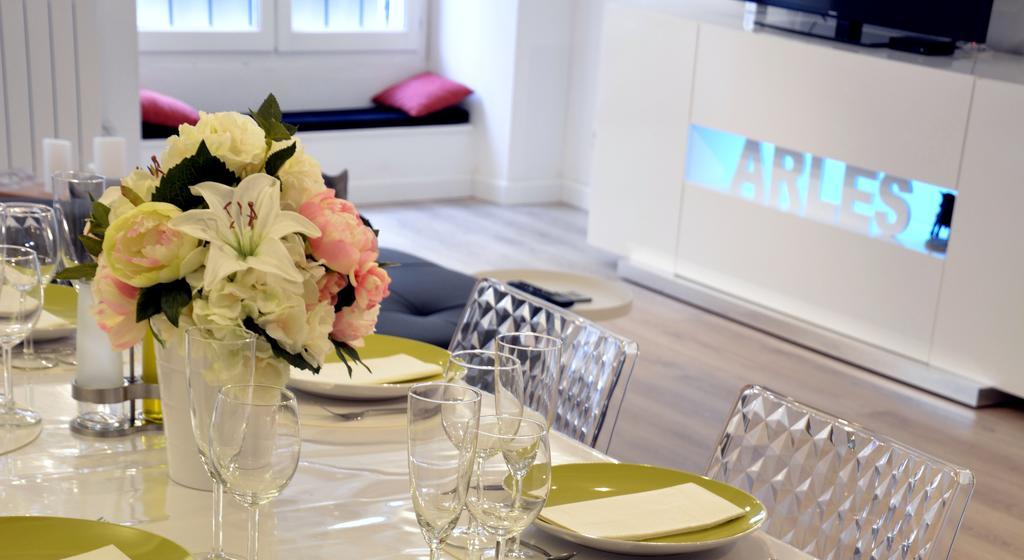 Arles' Haven - Le Loft Du Centre Apartment Стая снимка